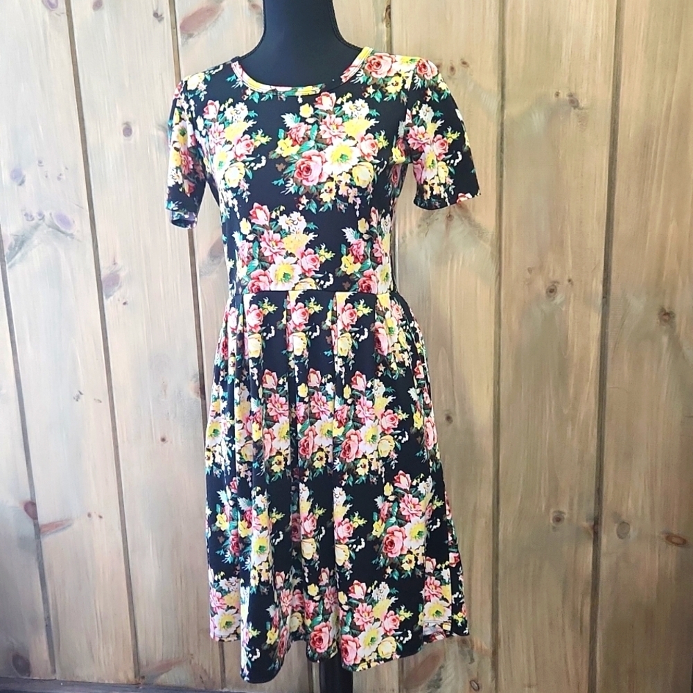 Lularoe Amelia dress Black floral Small, good cond.